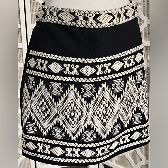 TOPSHOP SIZE 8 IVORY OFF WHITE BLACK SILVER SKIRT MINI MEDIUM - Picture 6 of 8